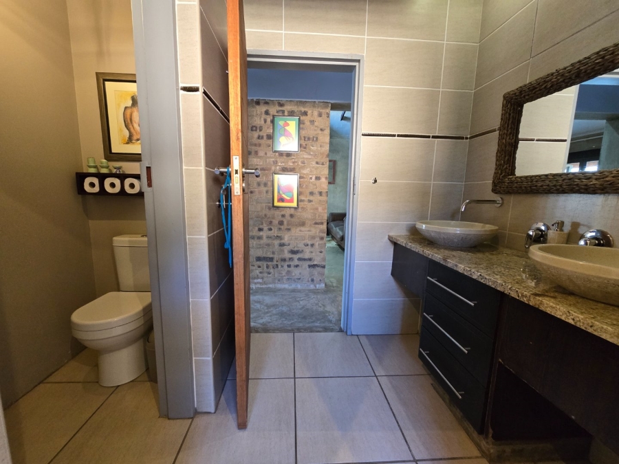 4 Bedroom Property for Sale in Viljoenskroon Rural Free State